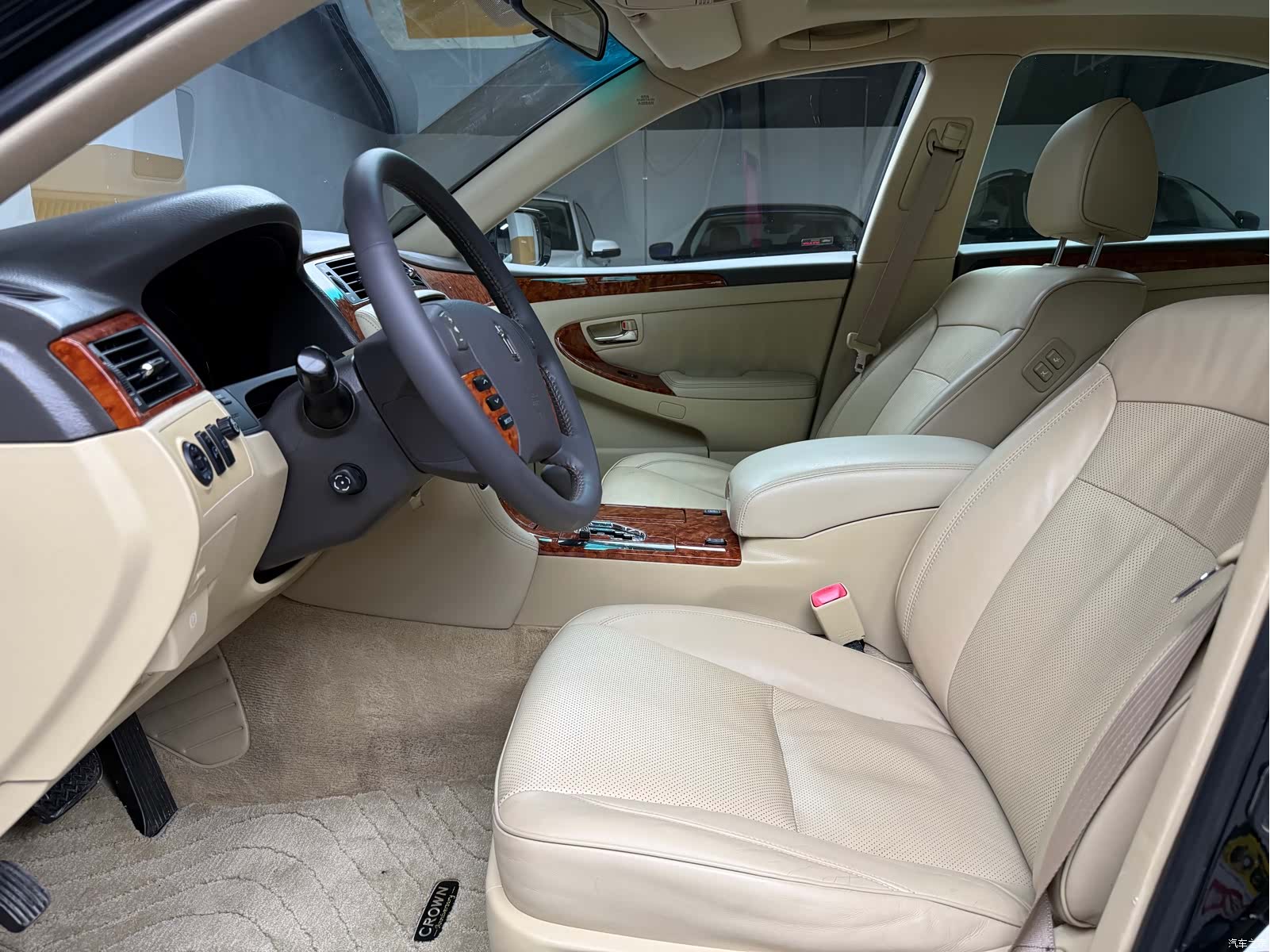 Toyota Crown, 2009 8