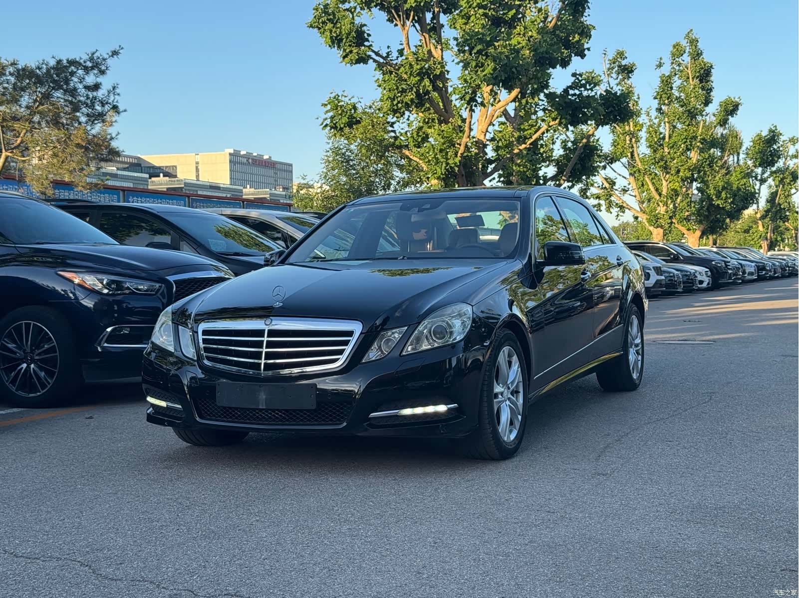 Mercedes-Benz E-Class, 2011 1