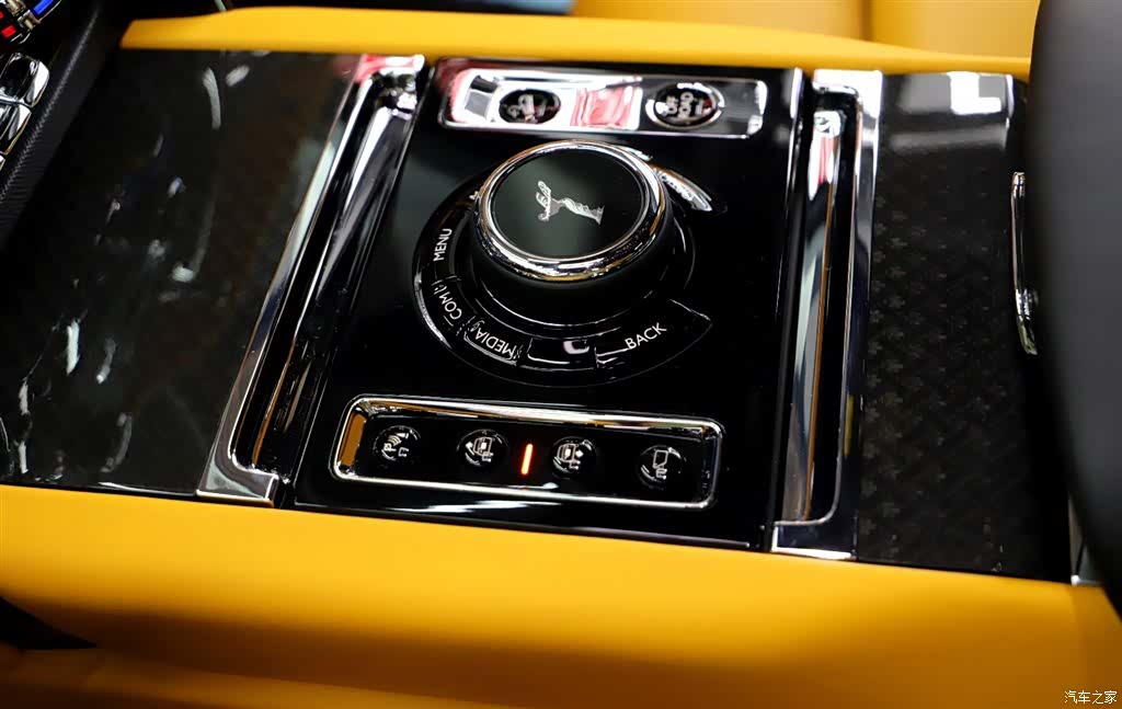Rolls-Royce Cullinan, 2022 10