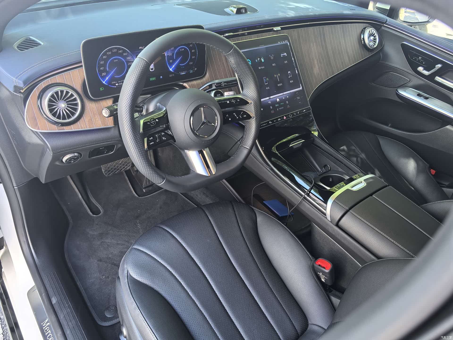 Mercedes-Benz EQE, 2025 24