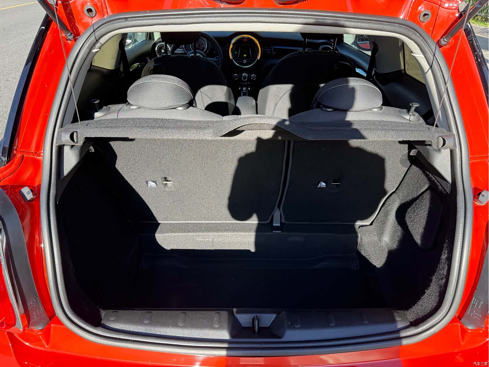 Mini ONE, 2019 13