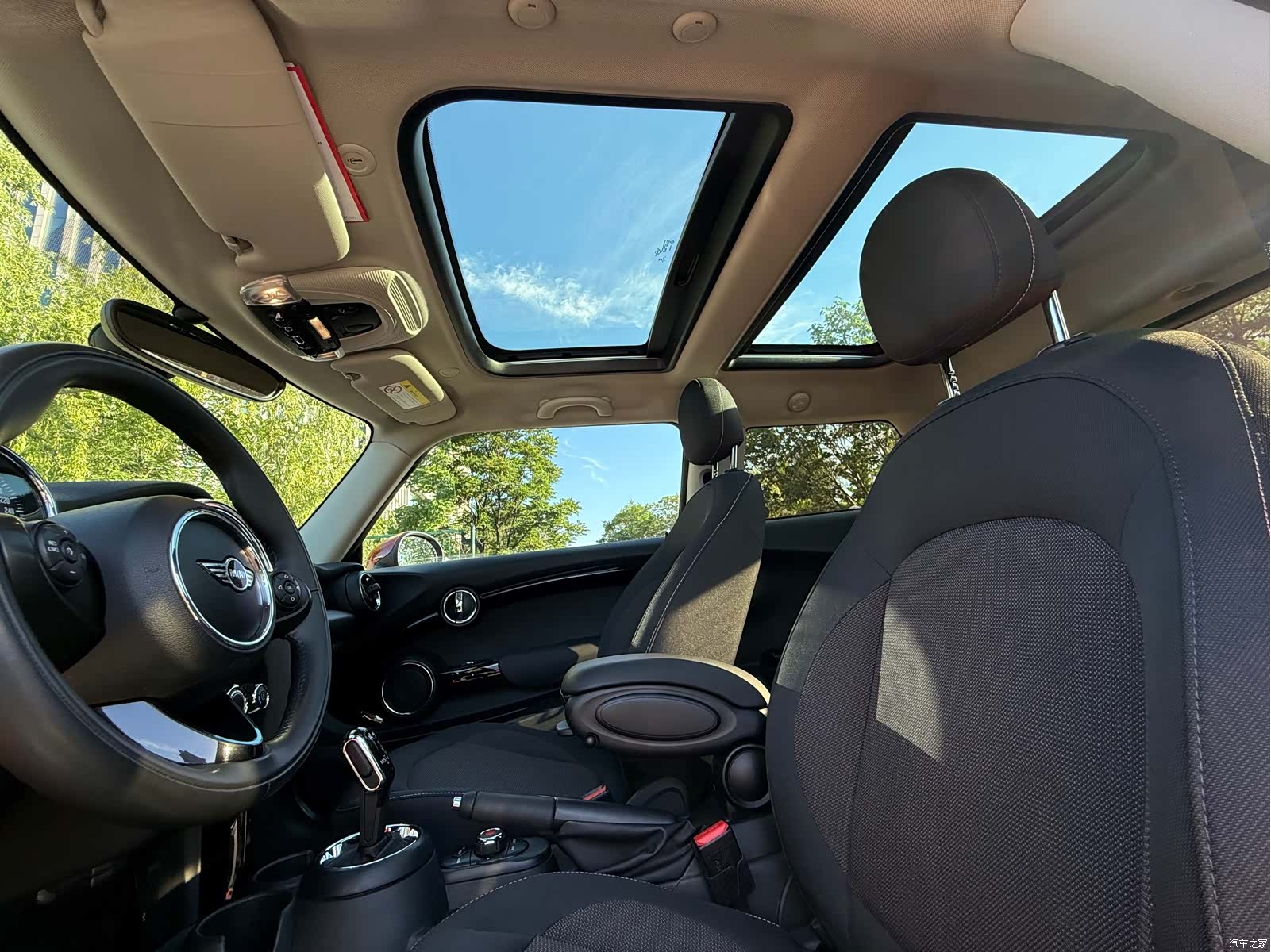 Mini ONE, 2019 15