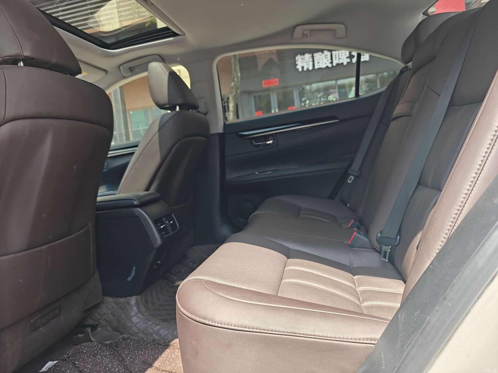 Lexus ES, 2018 9