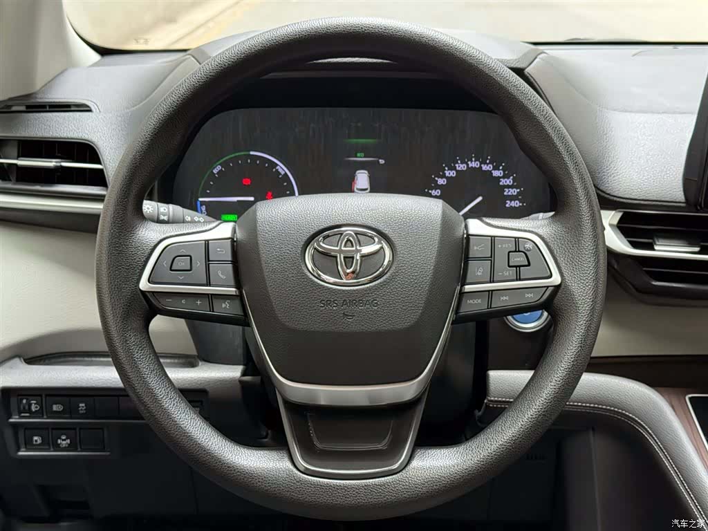 Toyota Granvia, 2023 12