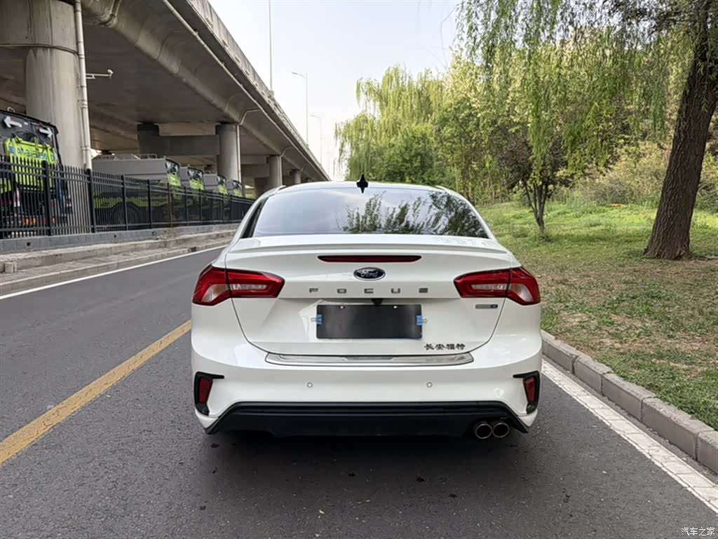 Ford Focus, 2021 12
