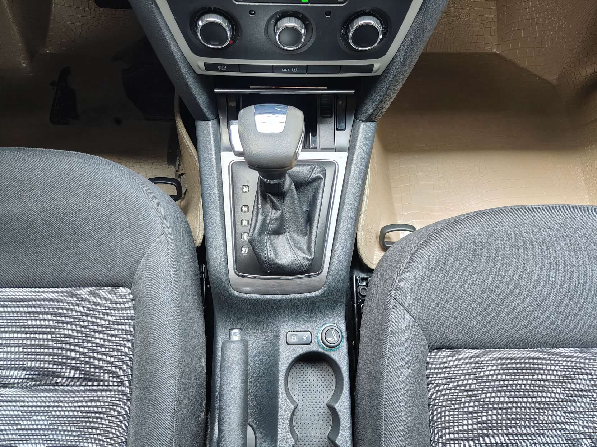 Skoda Octavia, 2013 12