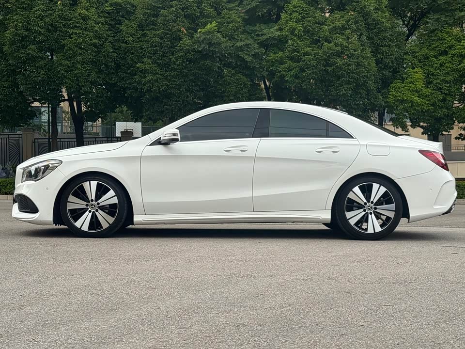 Mercedes-Benz CLA