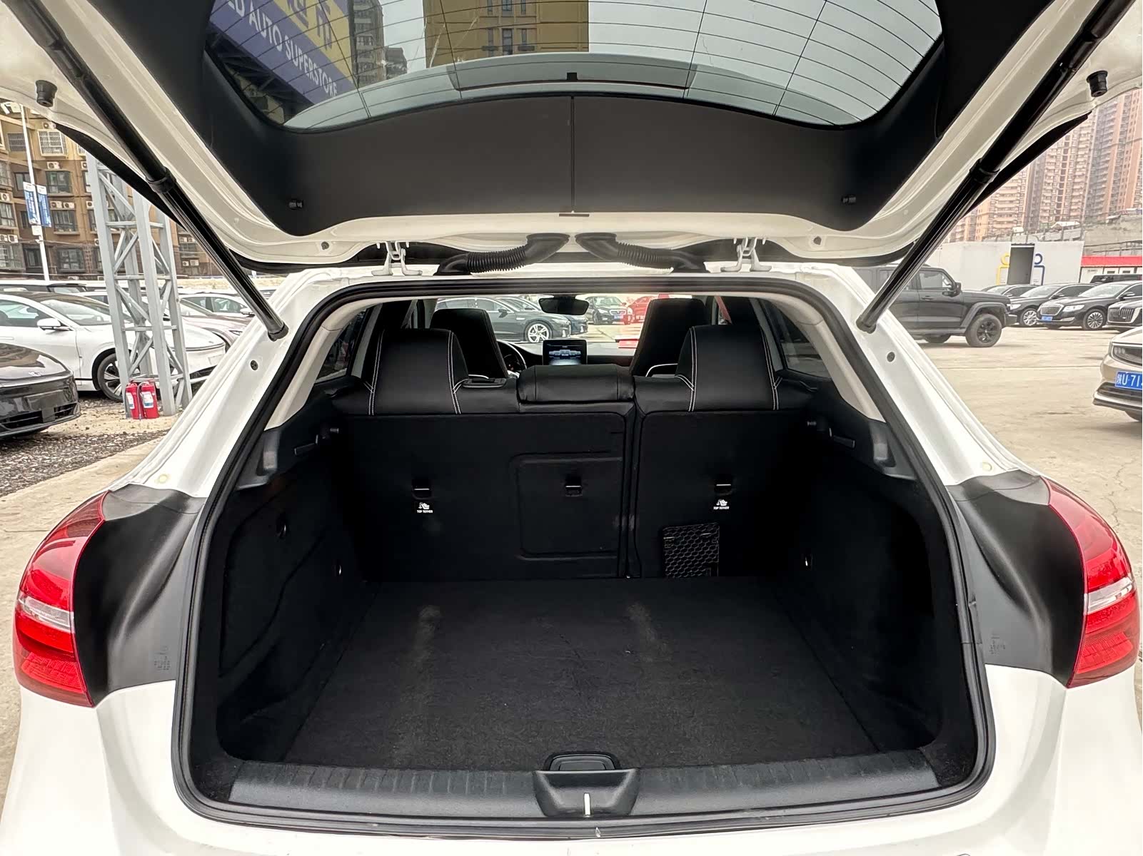 Mercedes-Benz GLA, 2019 15