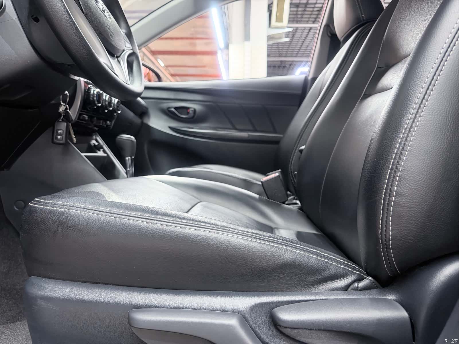 Toyota YARiS L, 2021 8