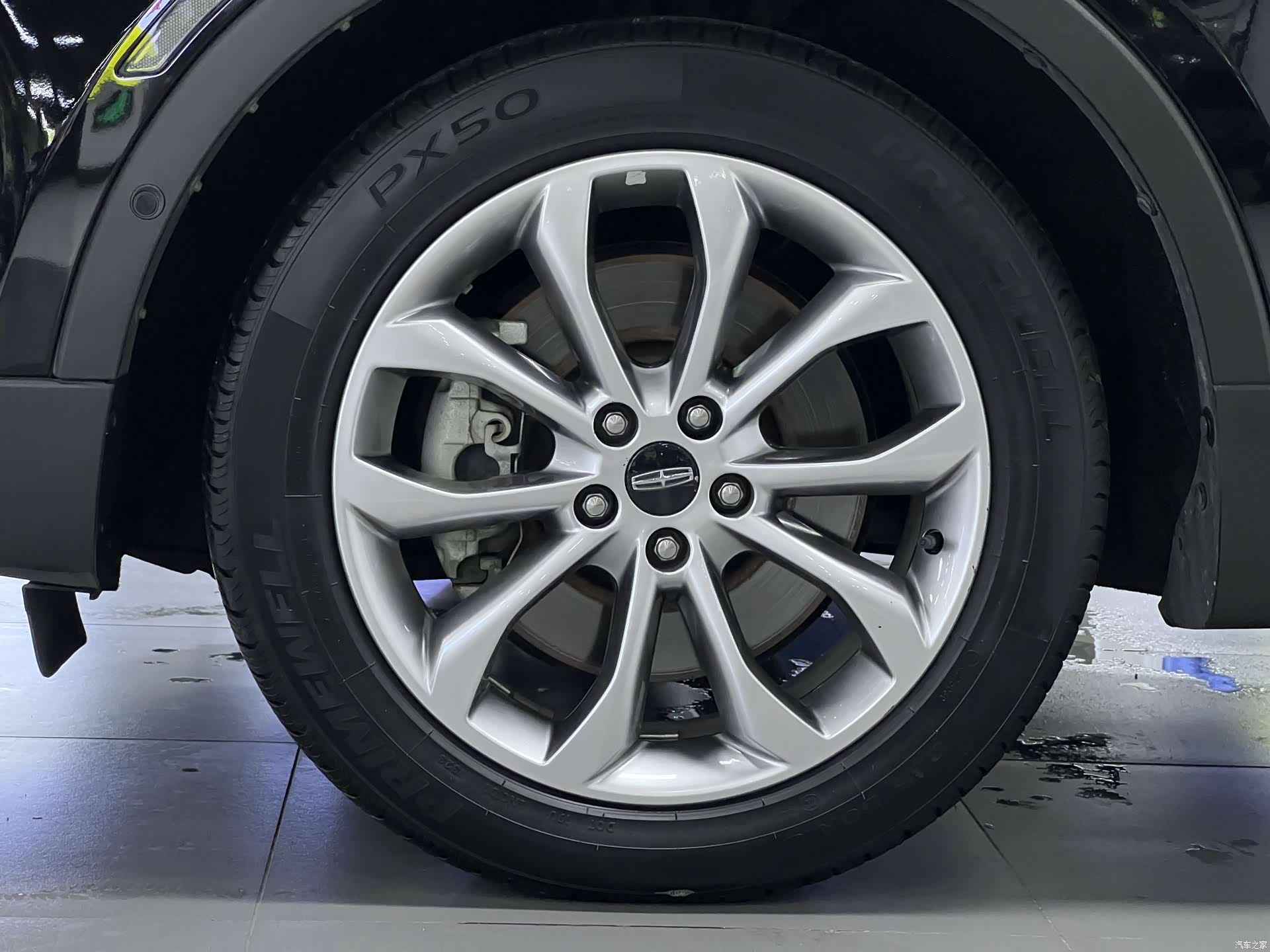 Lincoln MKC, 2018 12