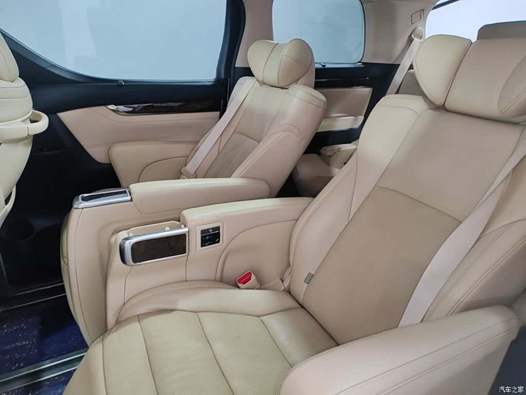 Toyota Alphard, 2018 17