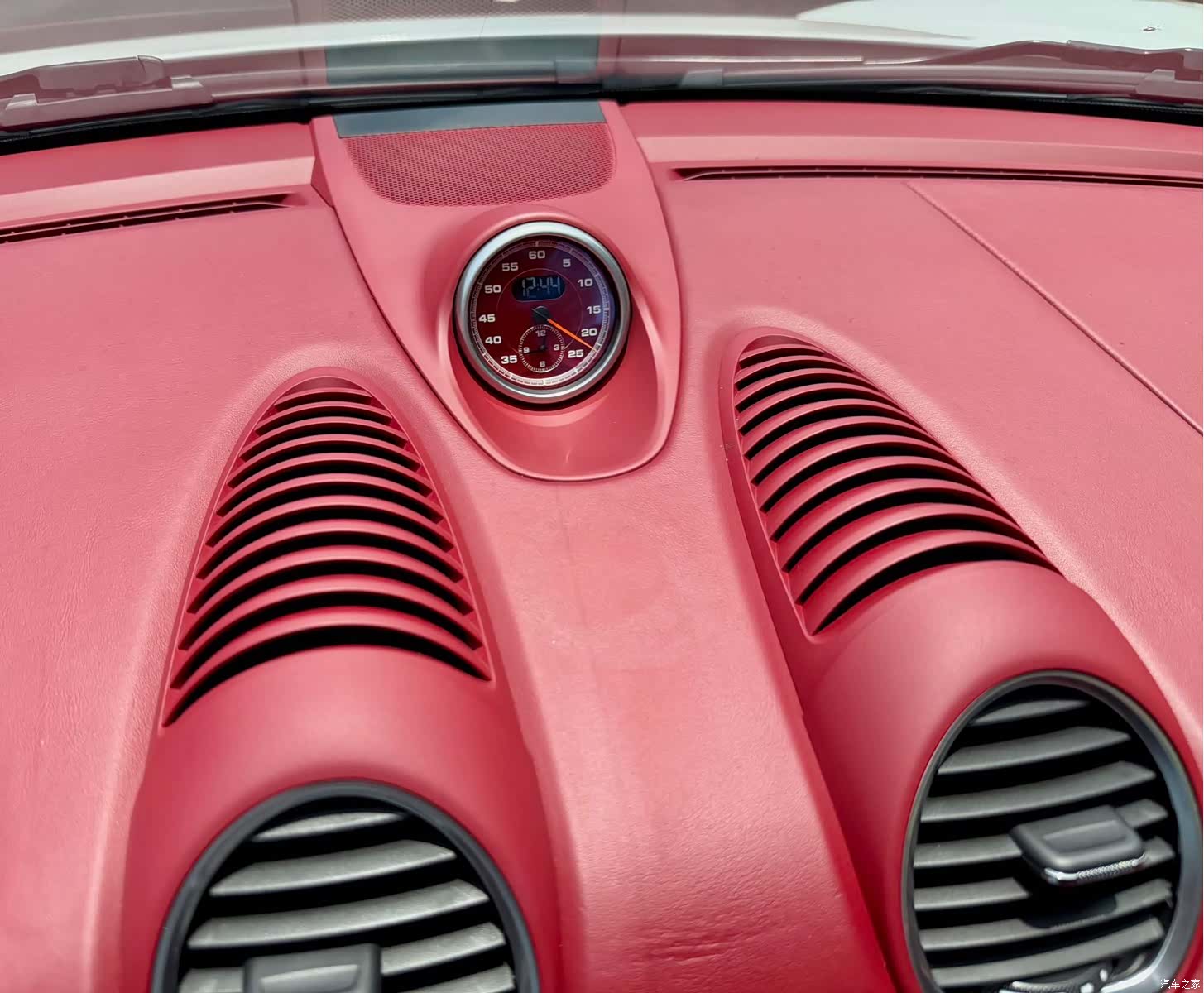 Porsche Cayman, 2019 19