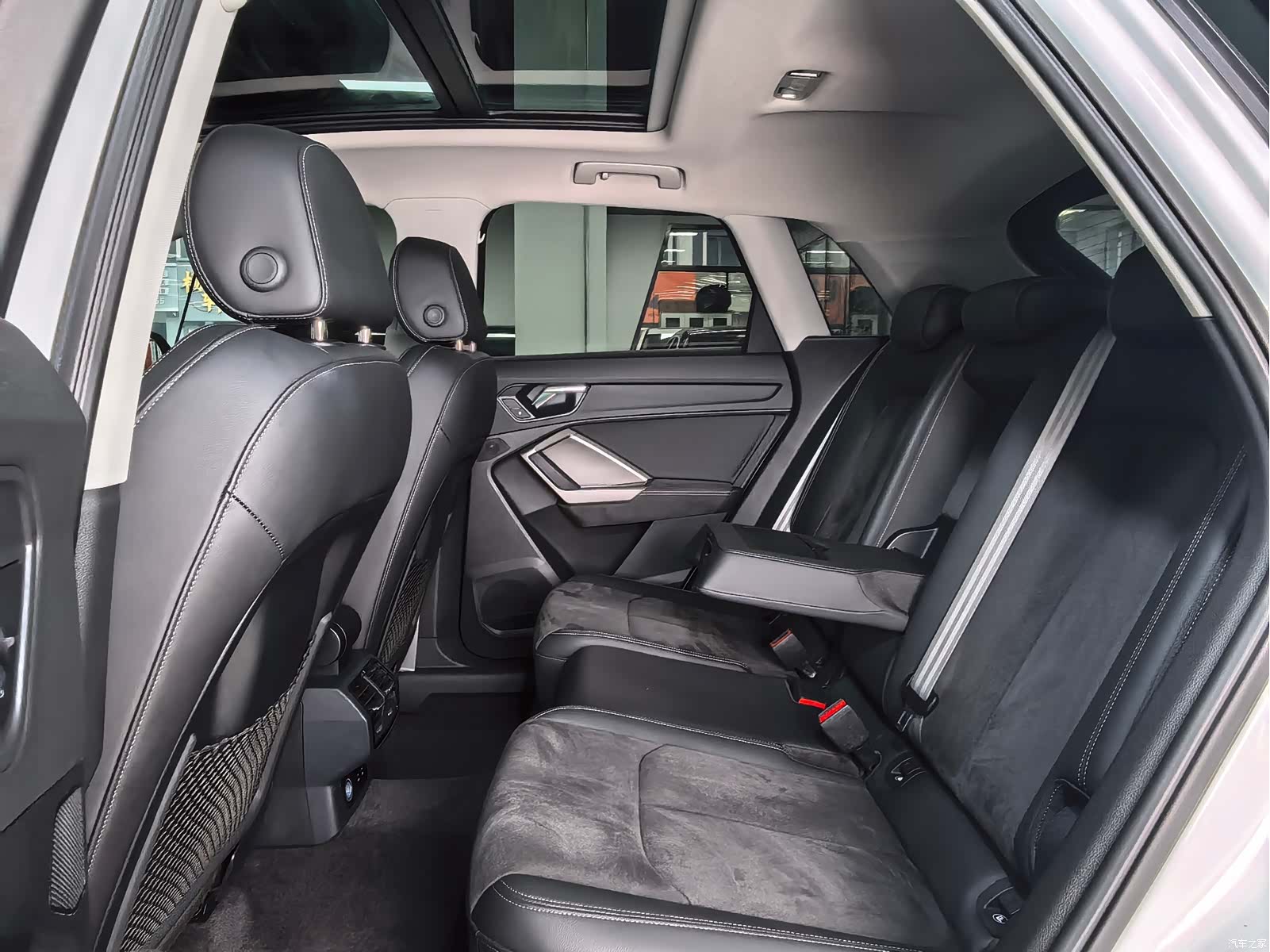 Audi Q3, 2023 10