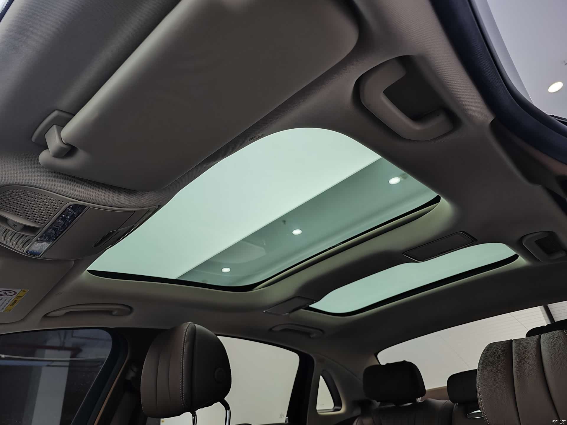Mercedes-Benz E-Class, 2023 18