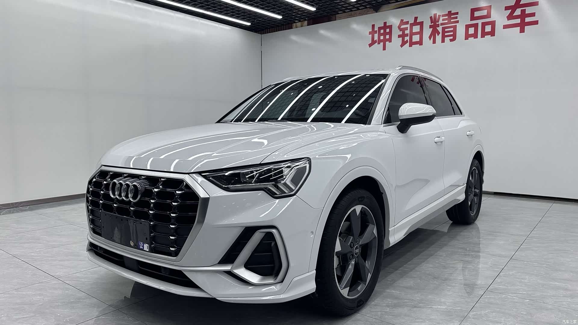Audi Q3, 2023 1