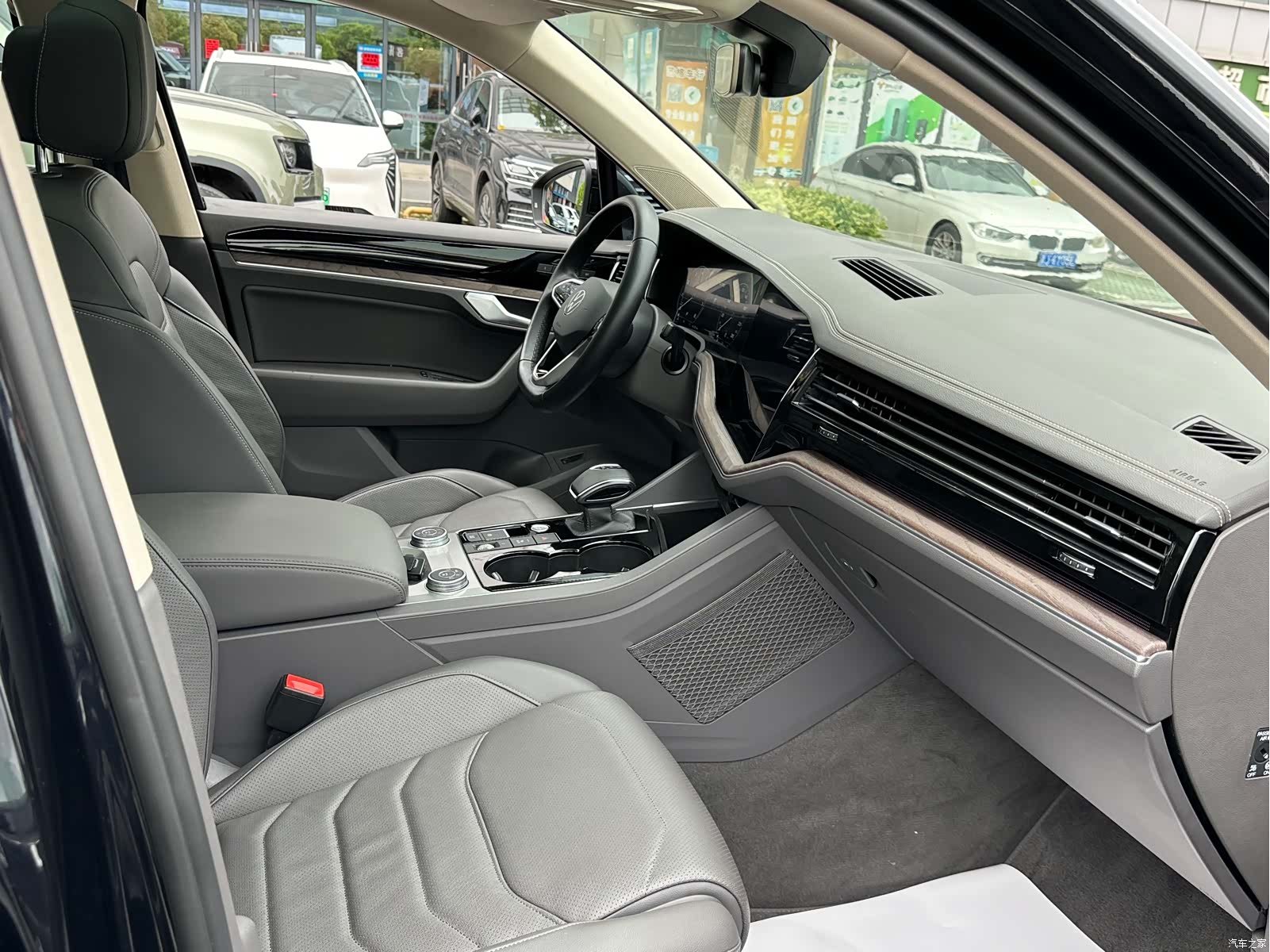 Volkswagen Touareg, 2022 7