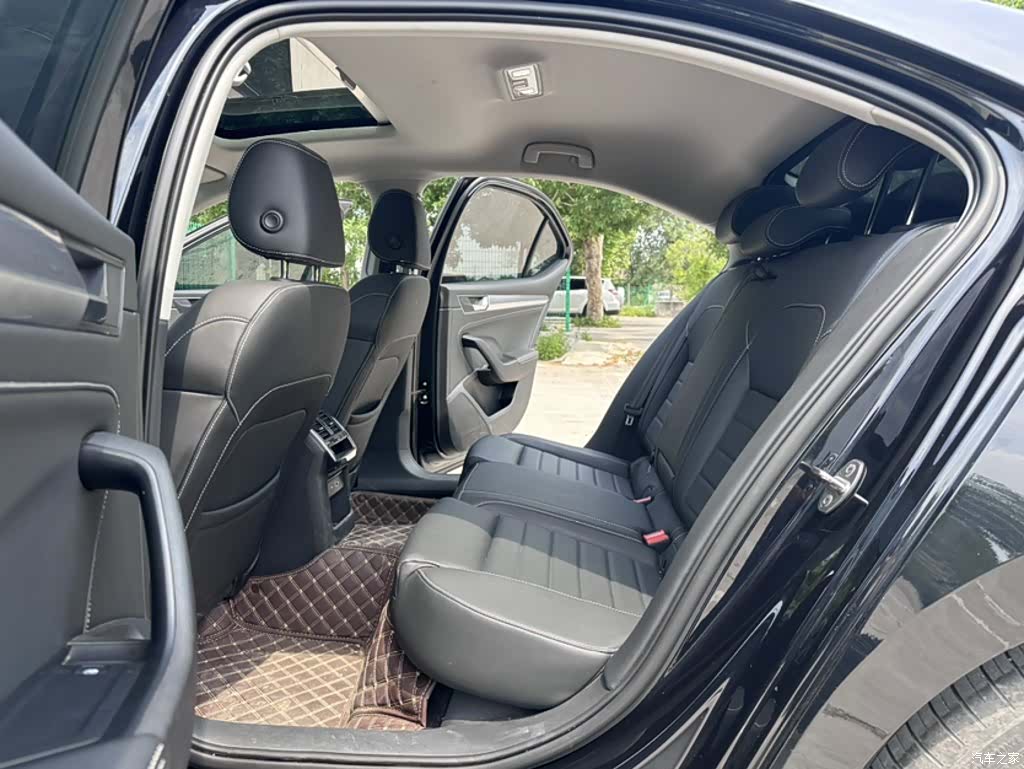 Skoda Superb, 2024 10