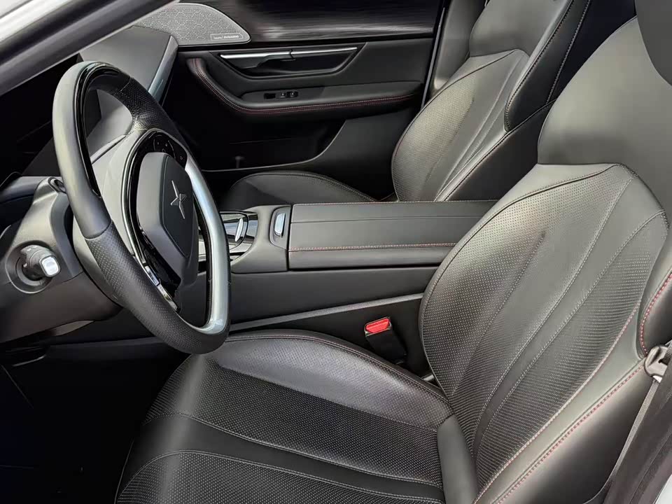XPENG P7