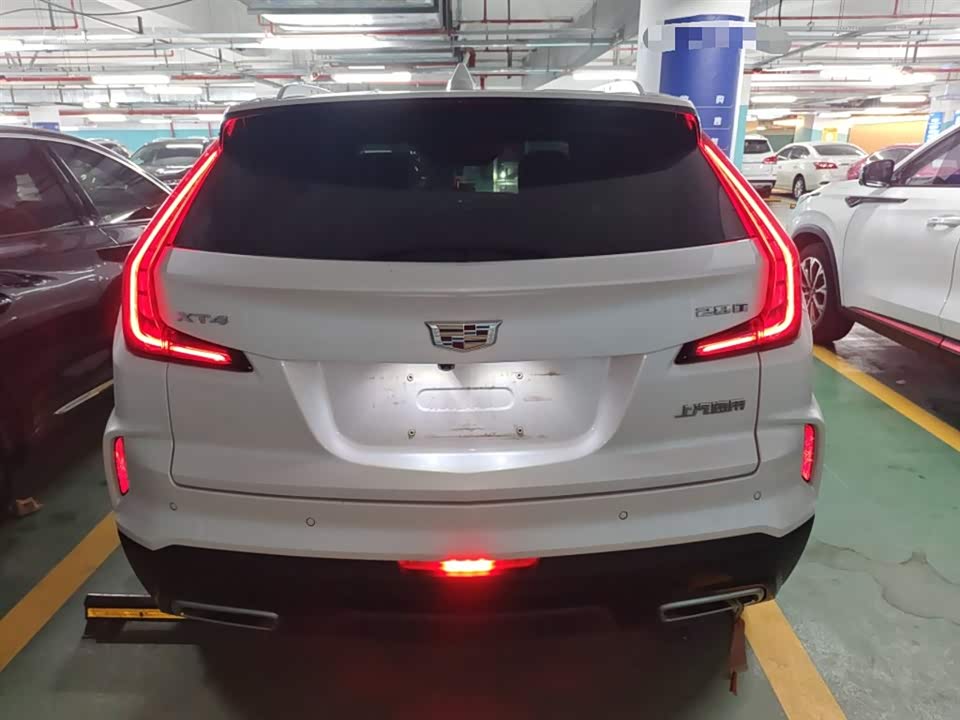 Cadillac XT4