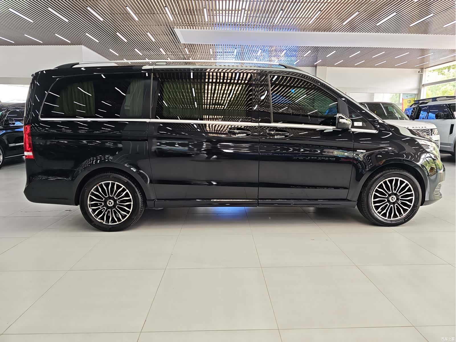 Mercedes-Benz V-Class, 2020 4