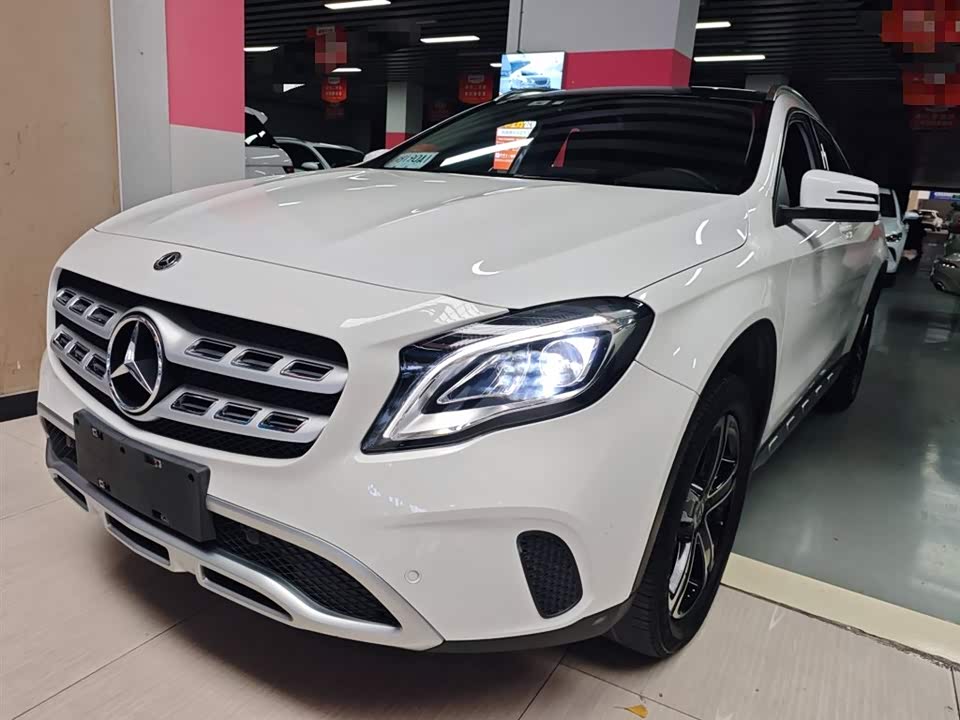Mercedes-Benz GLA