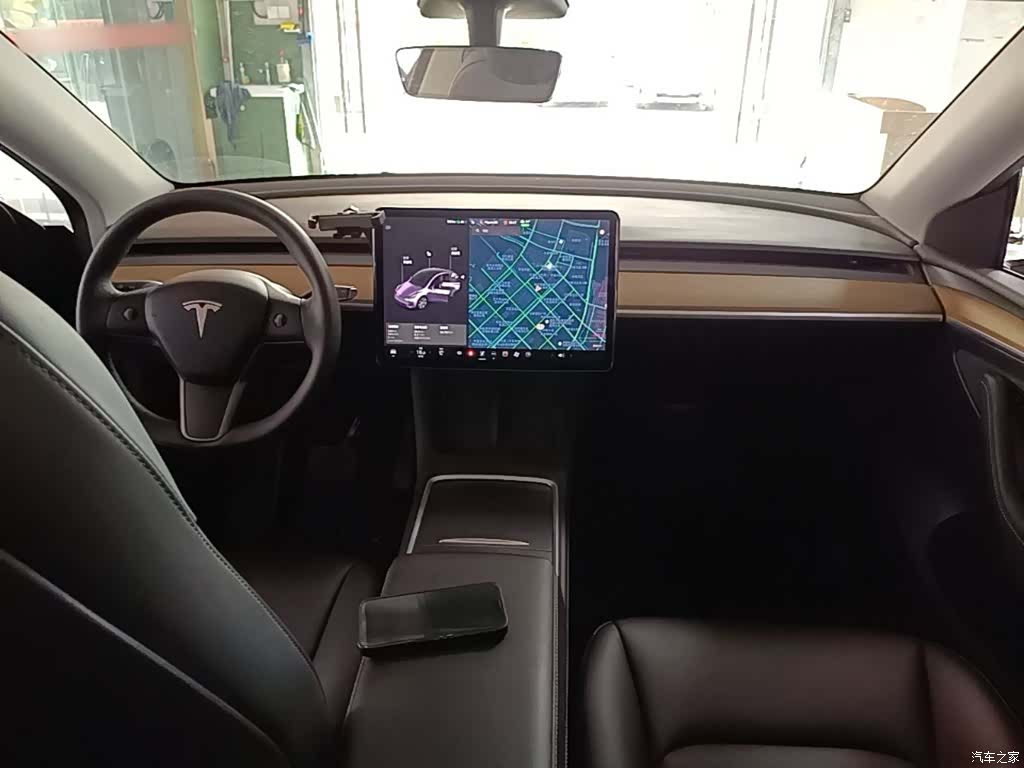 Tesla Model Y, 2021 10