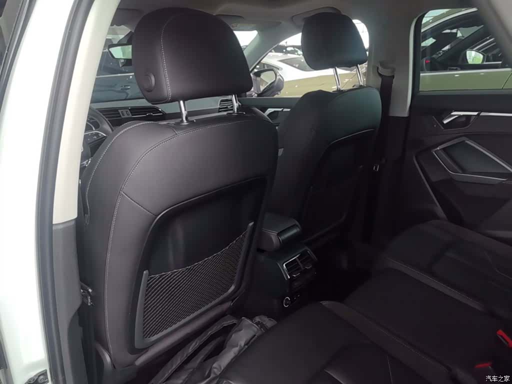 Audi Q3, 2023 18