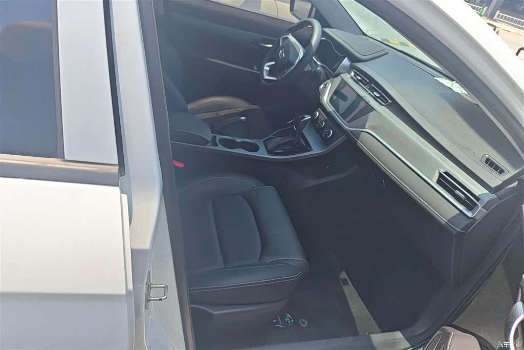 Geely Emgrand, 2022 8