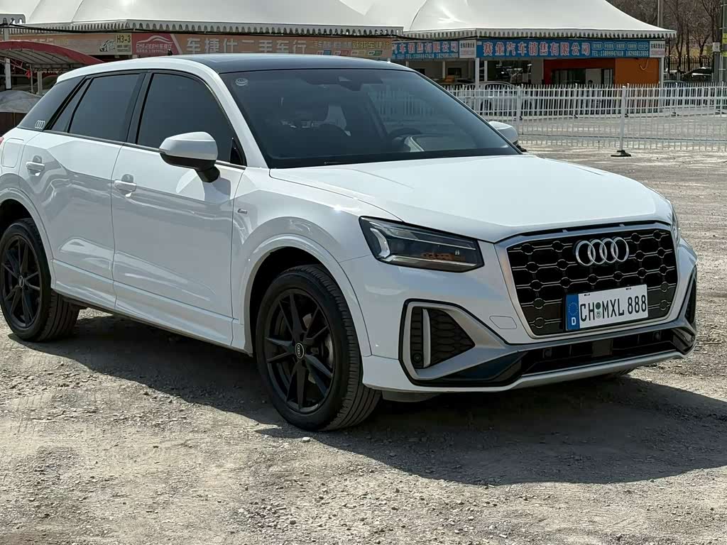Audi Q2L