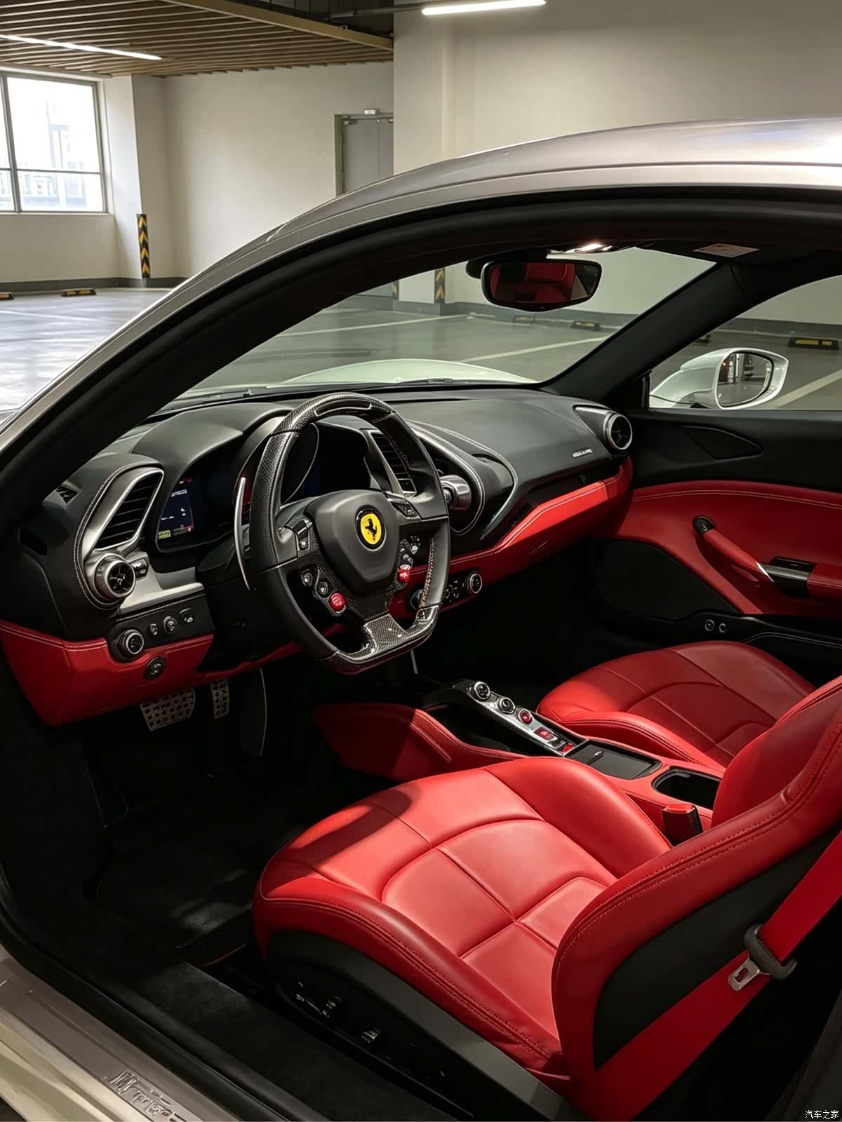 Ferrari 488, 2016 13