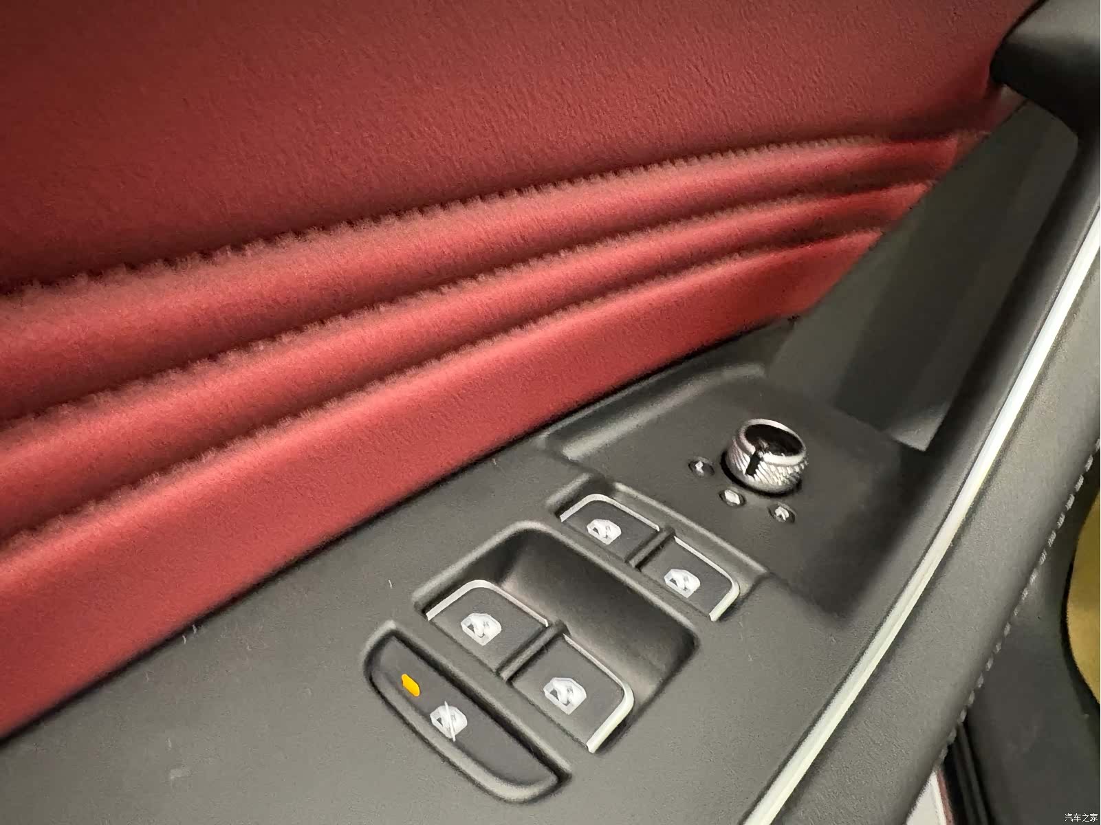 Hongqi HS5, 2026 9