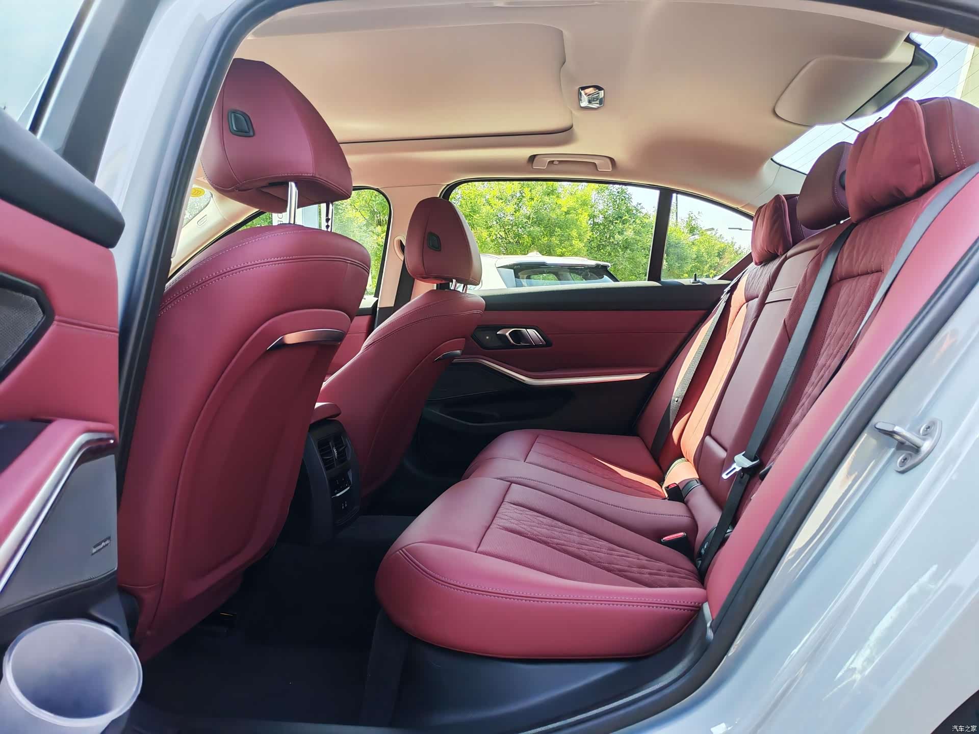 BMW 3 Series, 2025 19