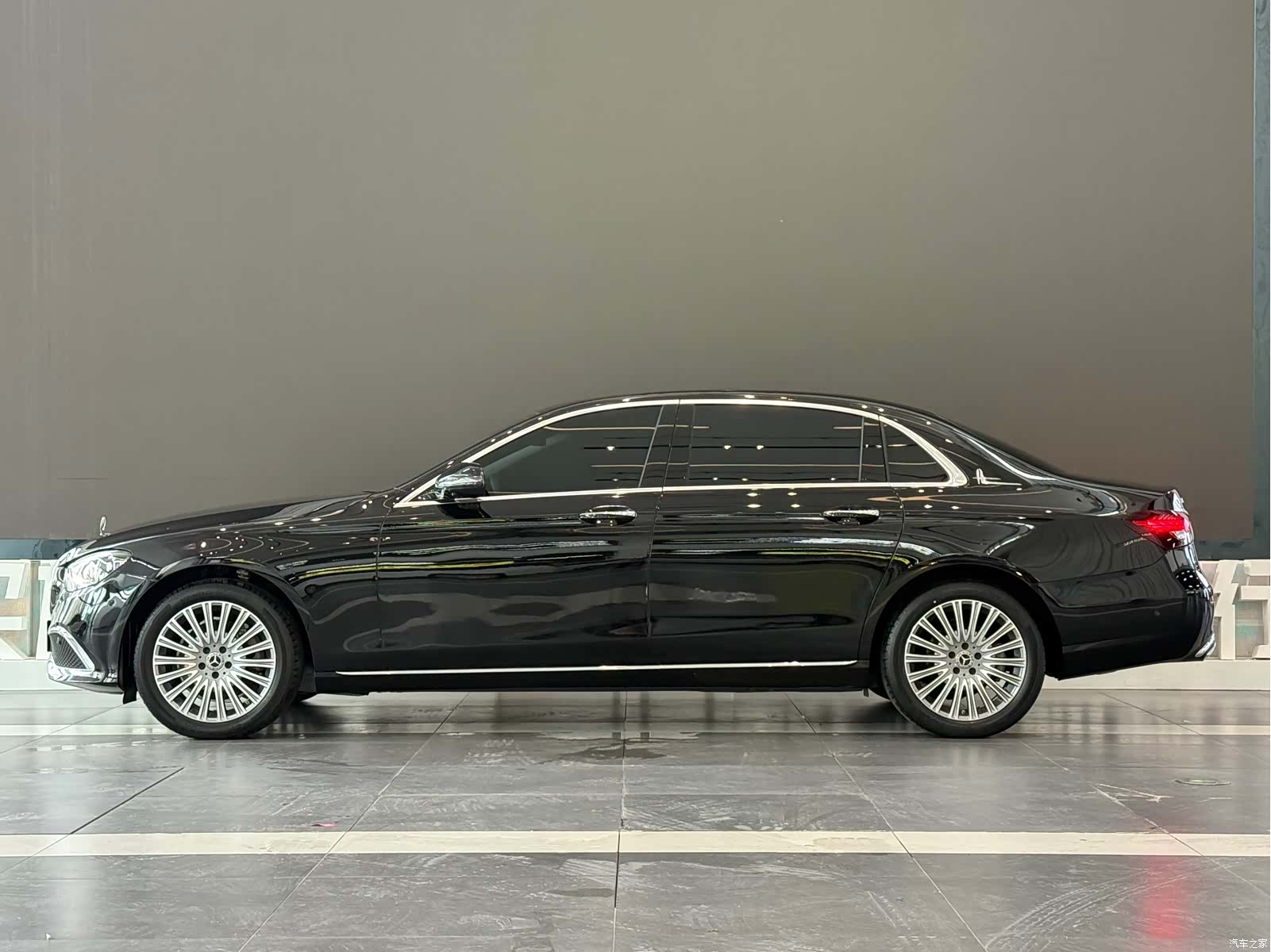 Mercedes-Benz E-Class, 2021 4