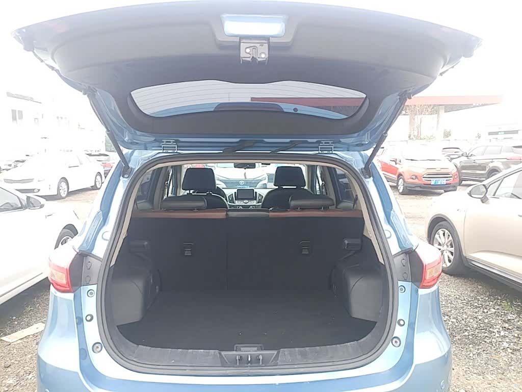 DongFeng AX5, 2018 15