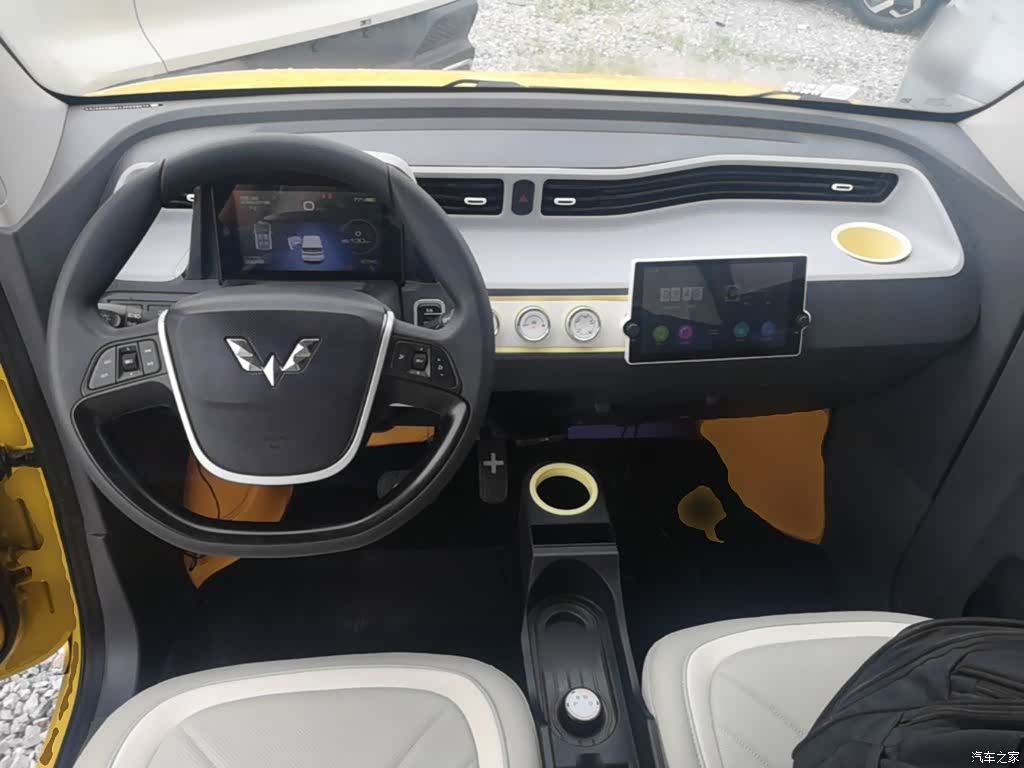 Wuling MINIEV, 2021 10