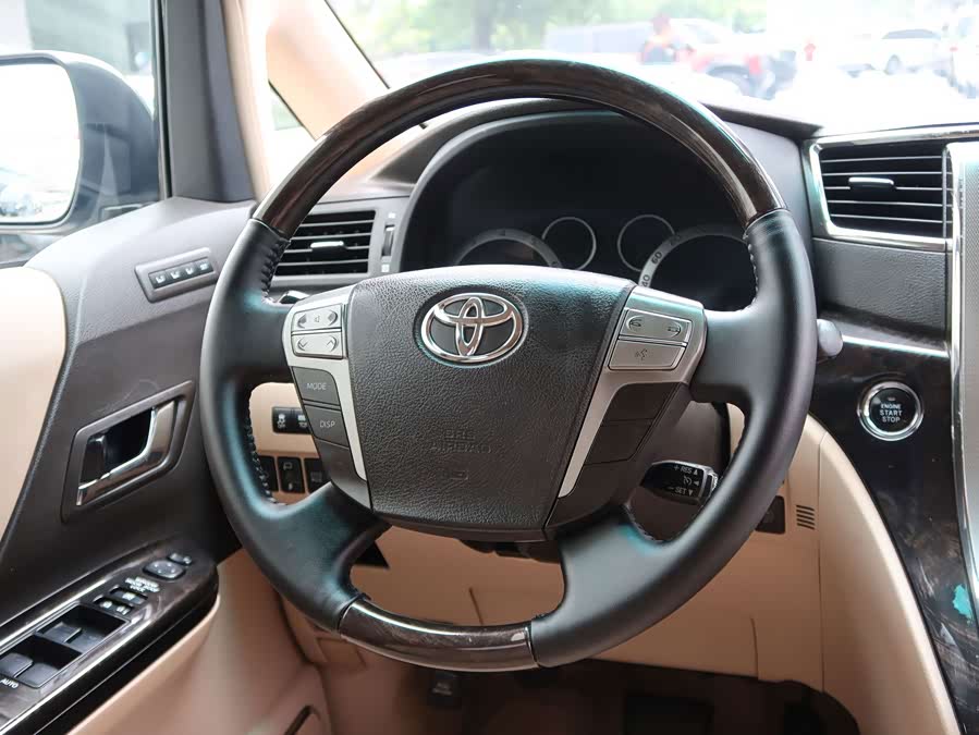 Toyota Alphard 2013, фото 9