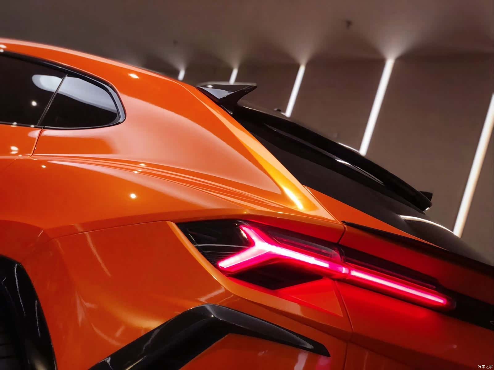 Lamborghini Urus, 2019 9