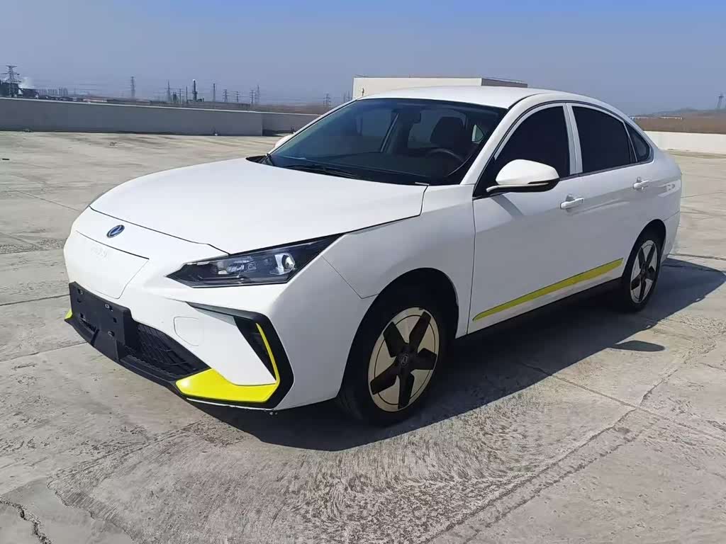 Dongfeng E70