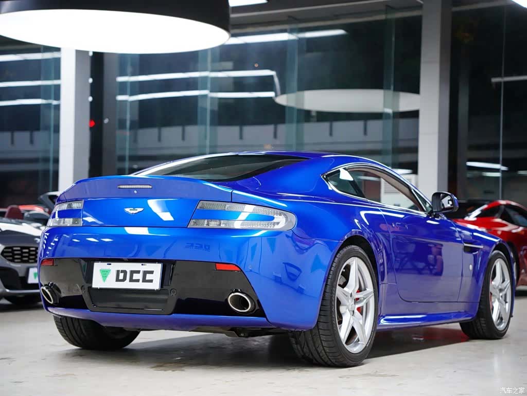 Aston Martin Vantage, 2017 7
