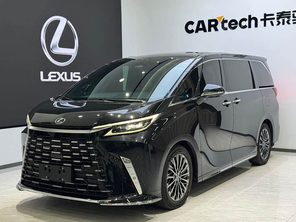 Lexus LM