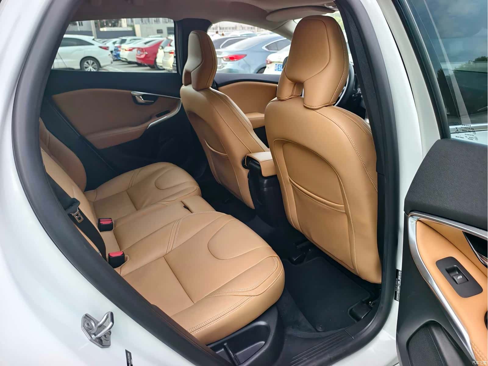Volvo V40, 2018 14