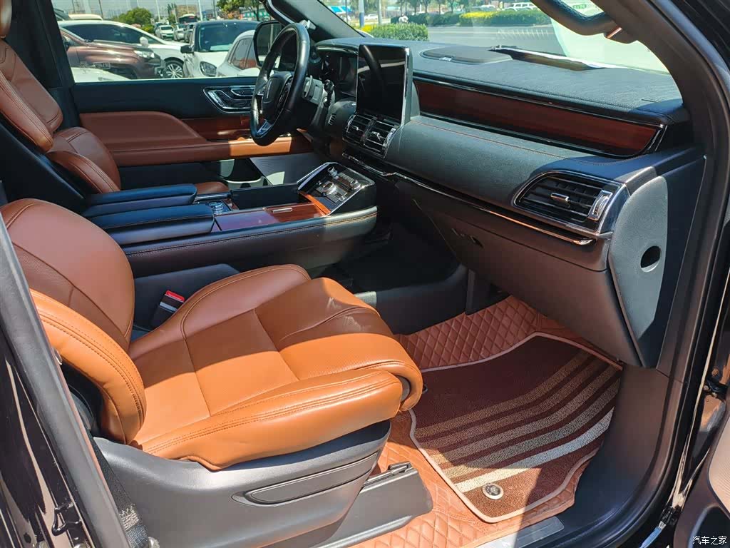 Lincoln Navigator, 2022 14