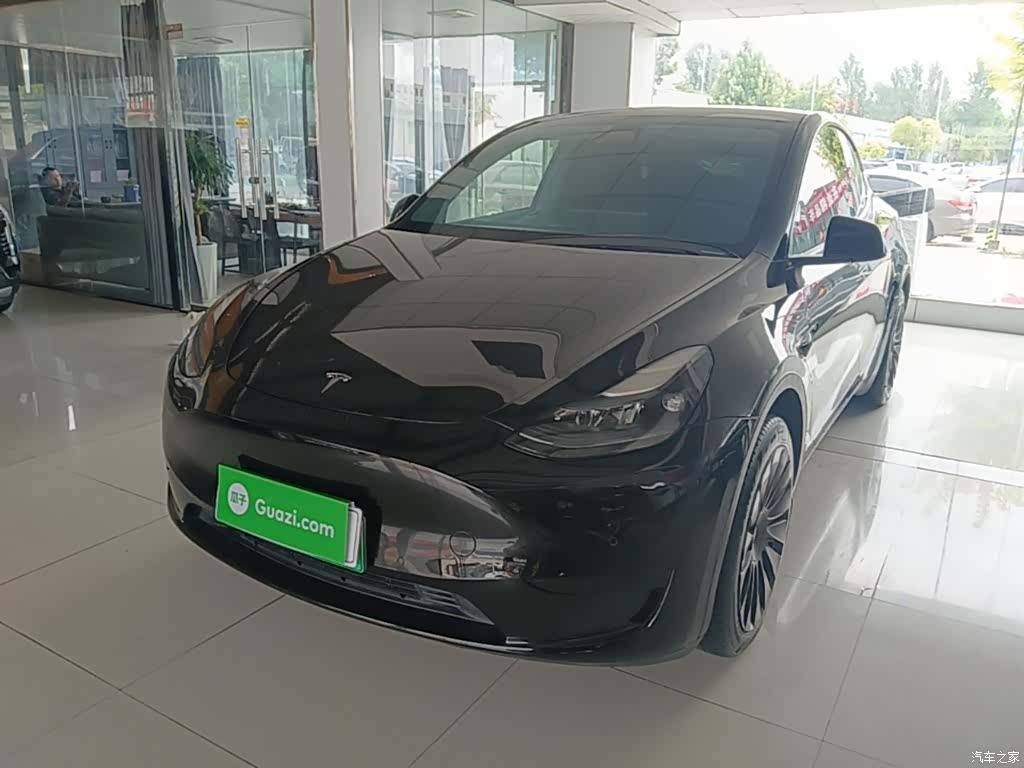 Tesla Model Y, 2023 2
