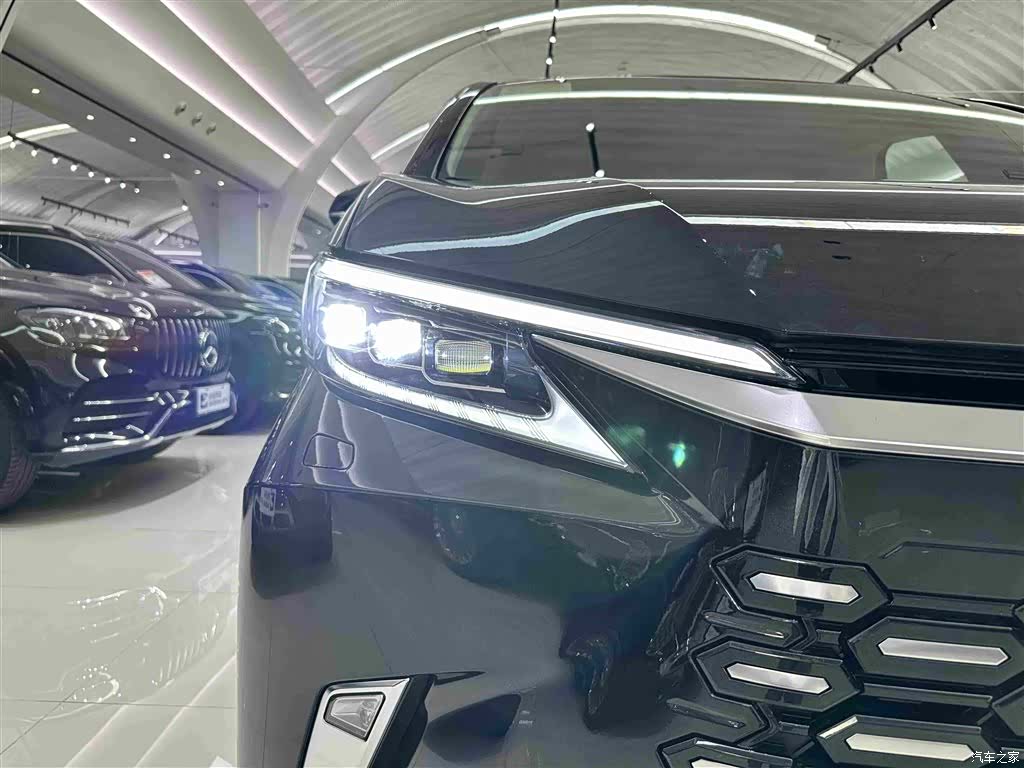 Lexus LM, 2026 36