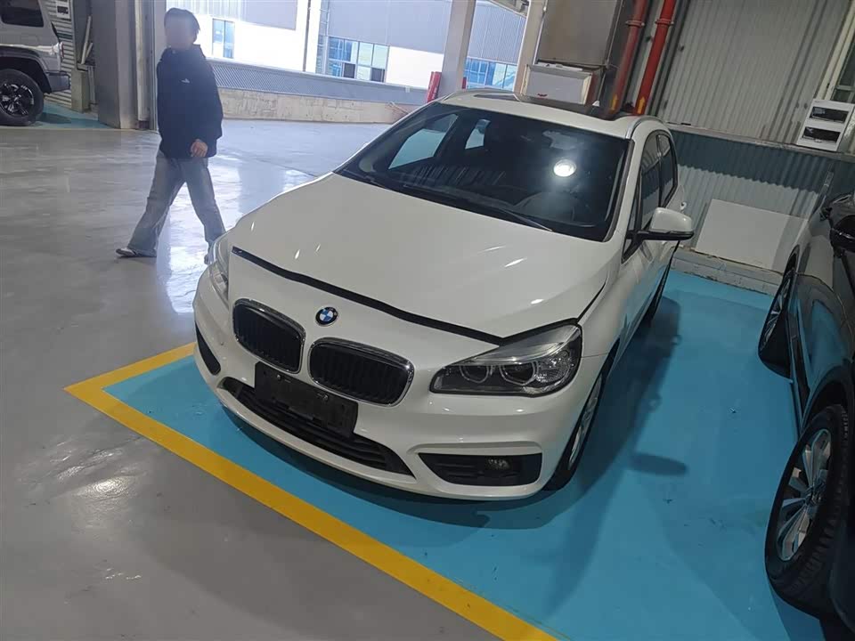 BMW 2 series station wagon