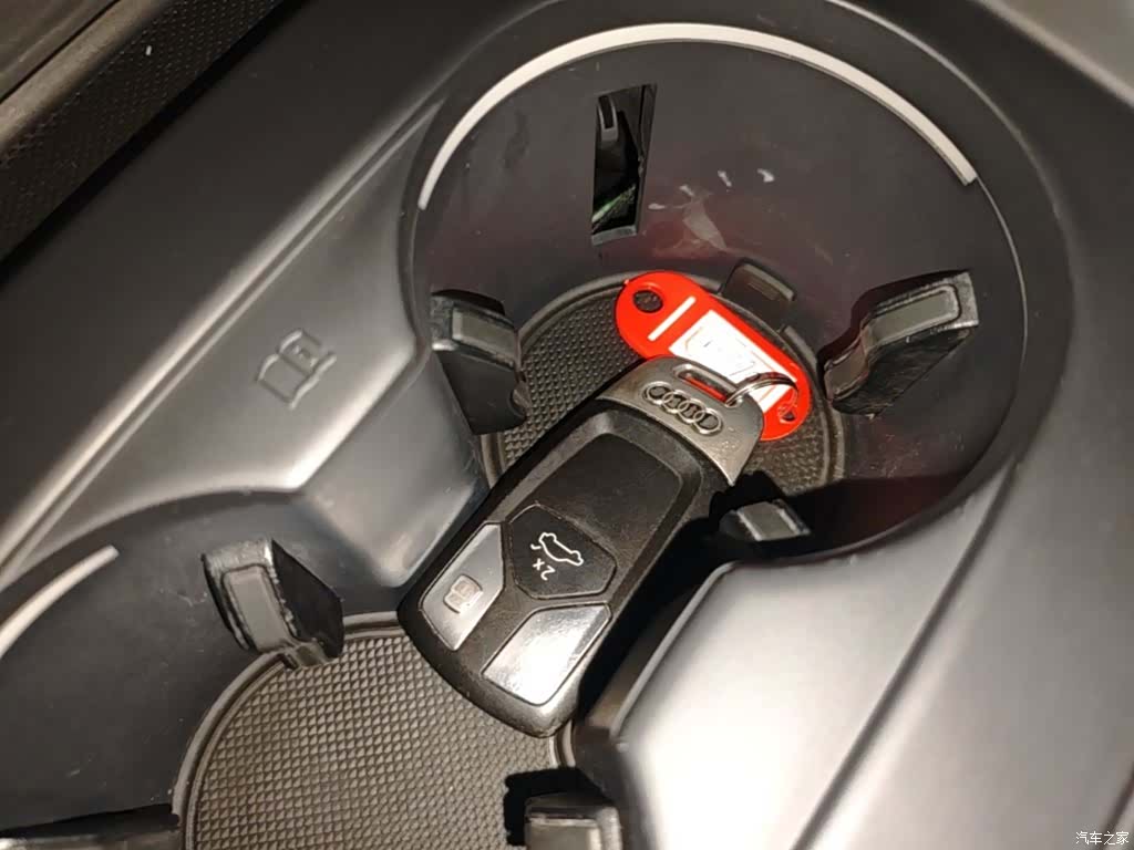 Audi A4L, 2021 9