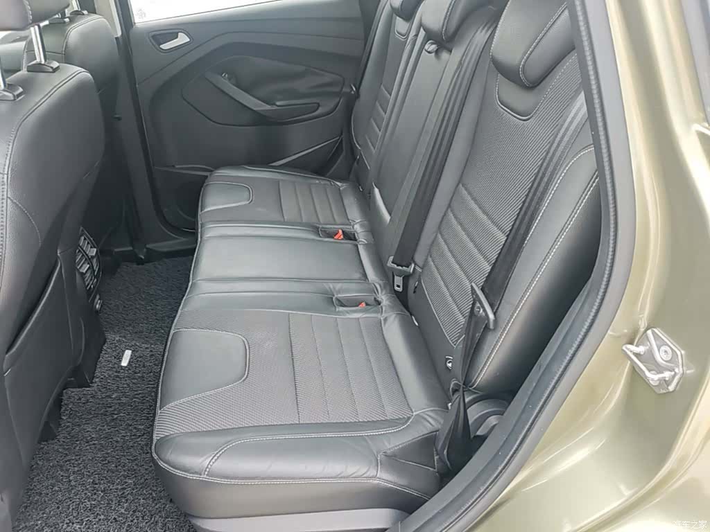 Ford Kuga, 2015 17