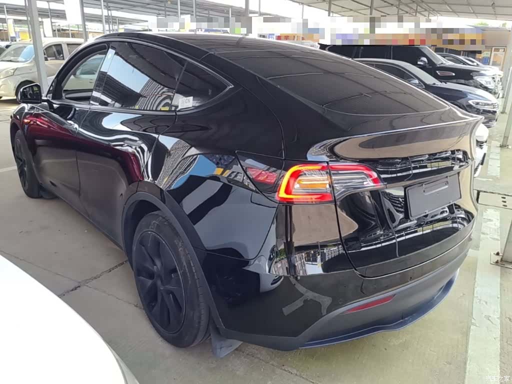 Tesla Model Y, 2023 все фото