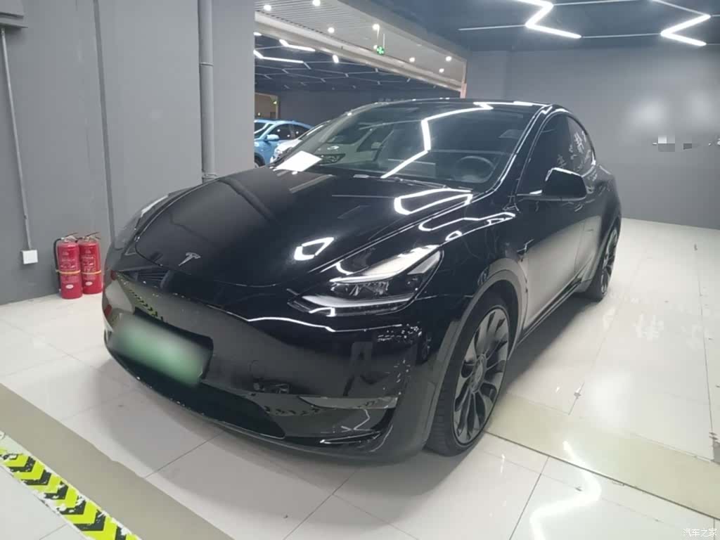Tesla Model Y, 2023 2