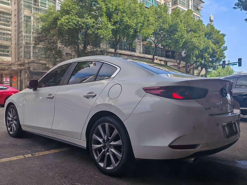 Mazda 3 Angkesaila